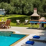 Villa Thelxis