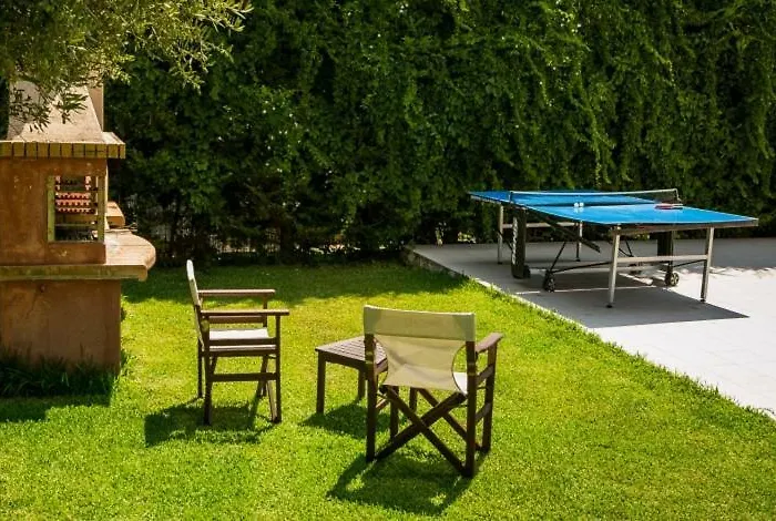 Villa Thelxis *